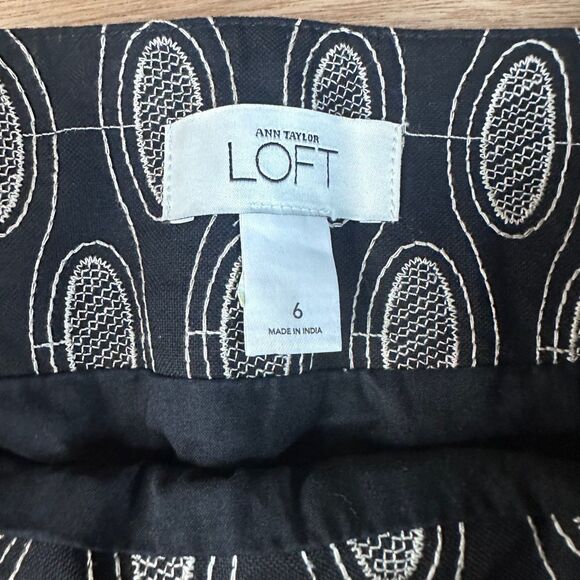 Ann Taylor LOFT Skirt Black Embroidered Lined Mini Size 6 Fall Tights Boots - Picture 3 of 3